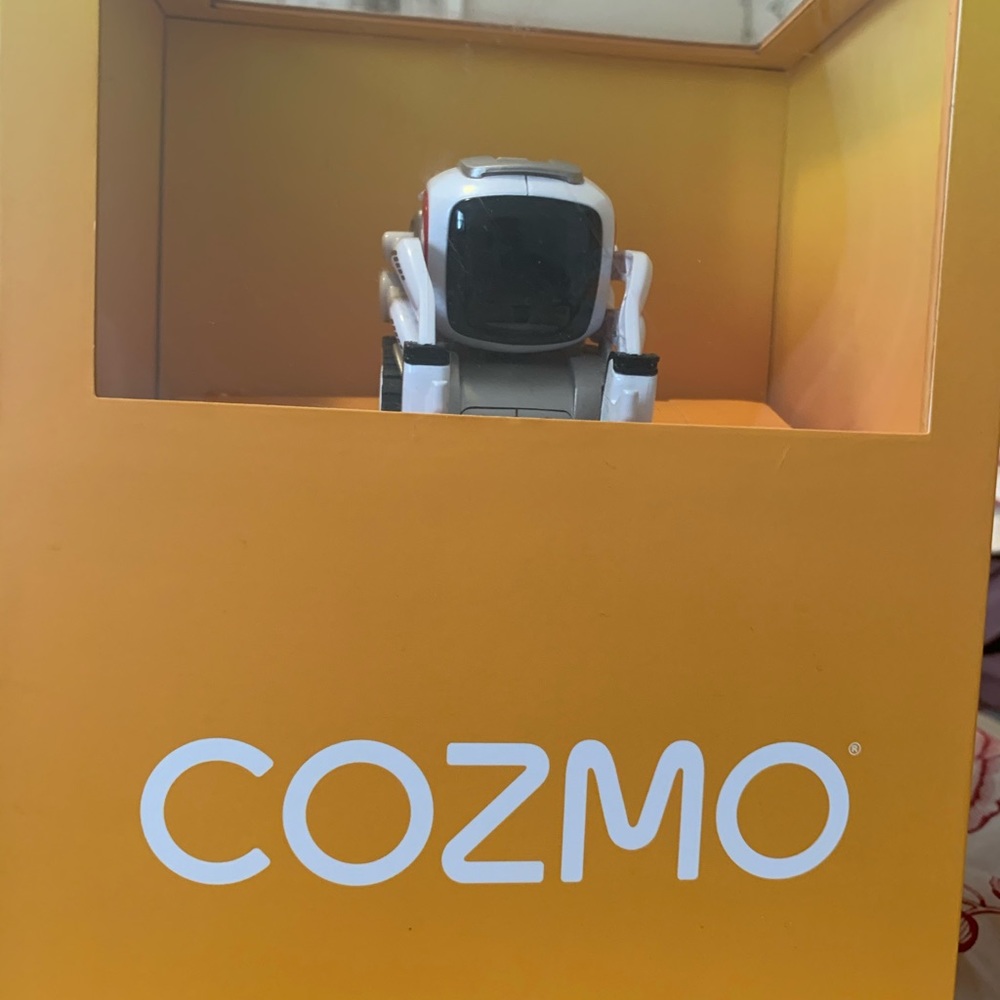 Cozmo robot.
